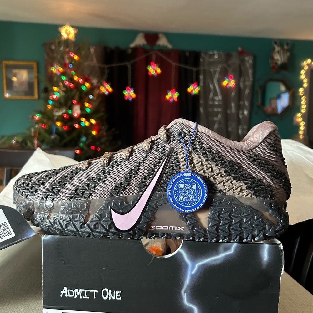 Nike Athletic Shoes in Brown and Black